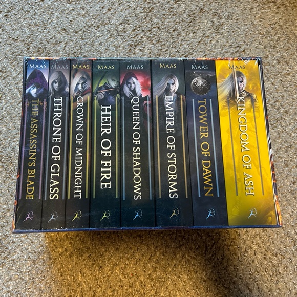 Other - OOP Throne of Glass Box Set